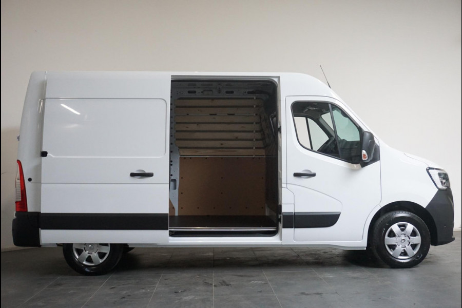 Renault Master T33 2.3 dCi 135PK L2H2 Work Edition Airco Cruise Control Camera Navi PDCA Trekhaak