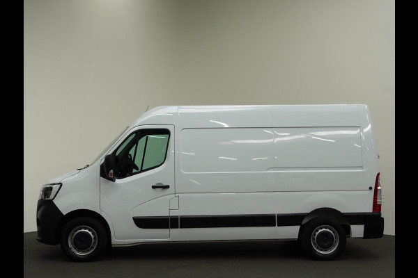 Renault Master T35 2.3 dCi 135PK L2H2 Airco Cruise Control Camera Nav PDC V+A Trekhaak 270° Deuren