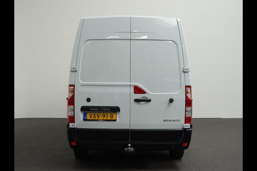 Renault Master T35 2.3 dCi 135PK L2H2 Airco Cruise Control Camera Nav PDC V+A Trekhaak 270° Deuren