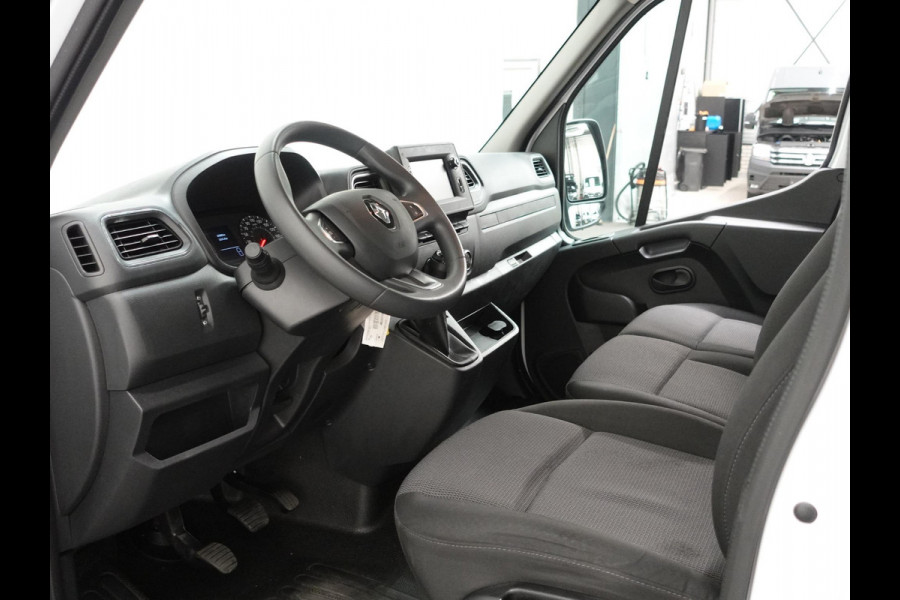 Renault Master T35 2.3 dCi 135PK L2H2 Airco Cruise Control Camera Nav PDC V+A Trekhaak 270° Deuren