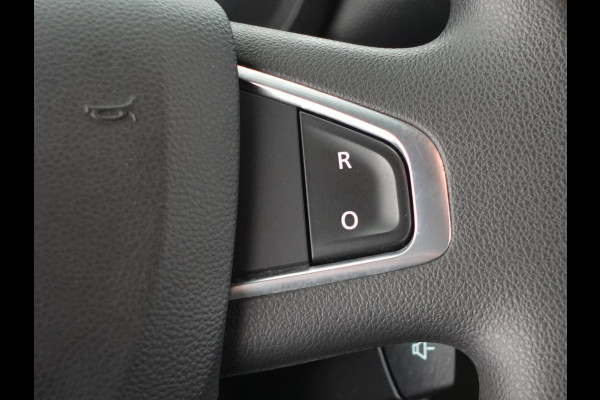 Renault Master T35 2.3 dCi 135PK L2H2 Airco Cruise Control Camera Nav PDC V+A Trekhaak 270° Deuren