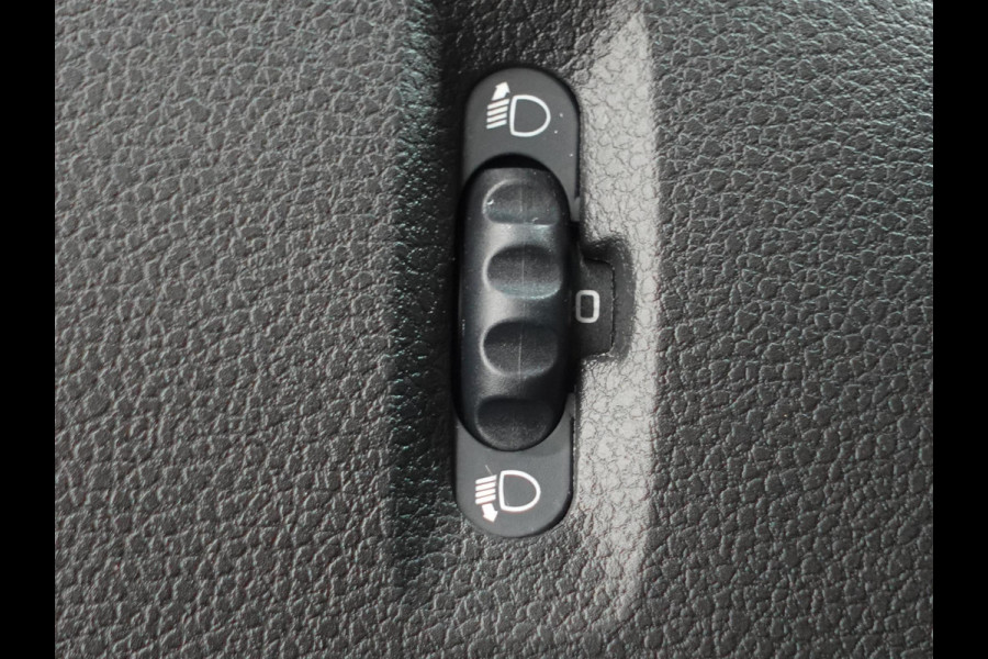 Renault Master T35 2.3 dCi 135PK L2H2 Airco Cruise Control Camera Nav PDC V+A Trekhaak 270° Deuren