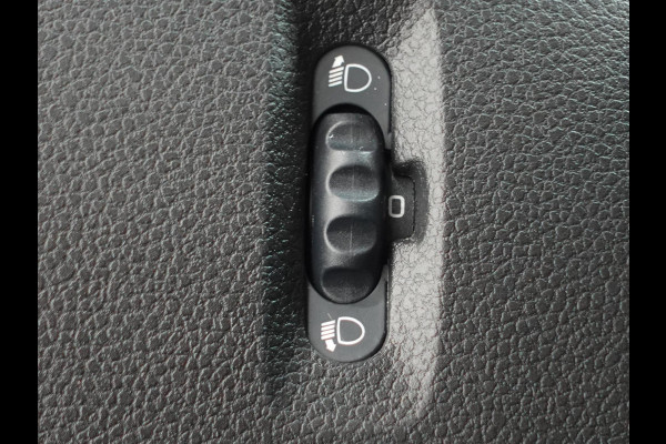 Renault Master T35 2.3 dCi 135PK L2H2 Airco Cruise Control Camera Nav PDC V+A Trekhaak 270° Deuren