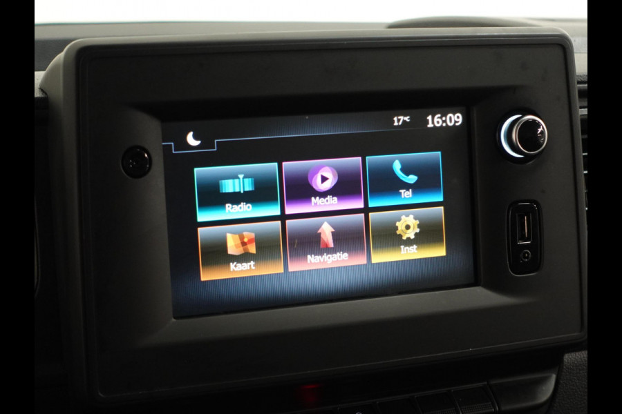 Renault Master T35 2.3 dCi 135PK L2H2 Airco Cruise Control Camera Nav PDC V+A Trekhaak 270° Deuren