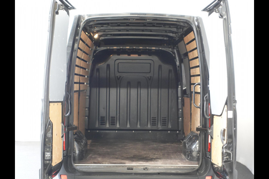 Renault Master T33 2.3 dCi 135PK L2H2 Work Edition Airco Cruise Camera Navigatie Parkeersensoren Trekhaak