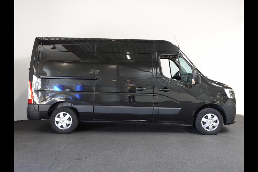 Renault Master T33 2.3 dCi 135PK L2H2 Work Edition Airco Cruise Camera Navigatie Parkeersensoren Trekhaak