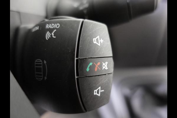 Renault Master T33 2.3 dCi 135PK L2H2 Work Edition Airco Cruise Camera Navigatie Parkeersensoren Trekhaak