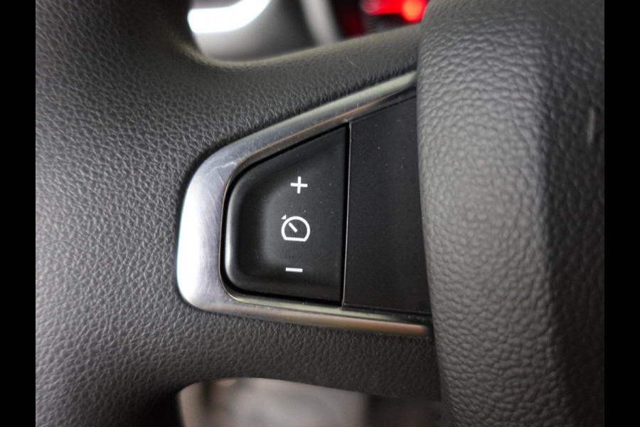 Renault Master T33 2.3 dCi 135PK L2H2 Work Edition Airco Cruise Camera Navigatie Parkeersensoren Trekhaak