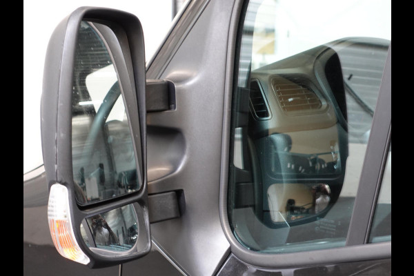 Renault Master T33 2.3 dCi 135PK L2H2 Work Edition Airco Cruise Camera Navigatie Parkeersensoren Trekhaak
