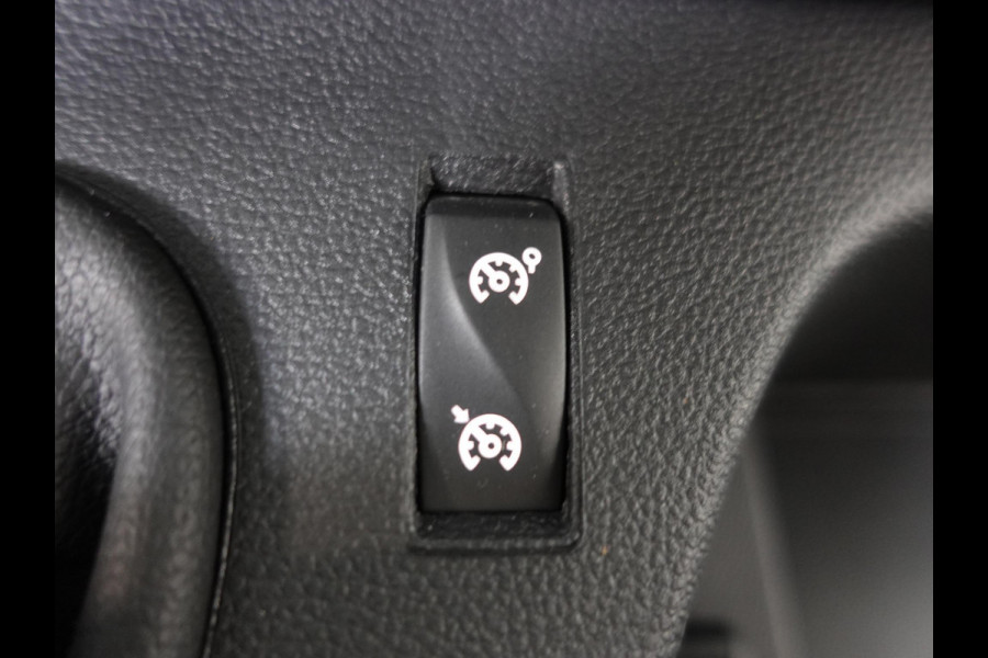 Renault Master T33 2.3 dCi 135PK L2H2 Work Edition Airco Cruise Camera Navigatie Parkeersensoren Trekhaak