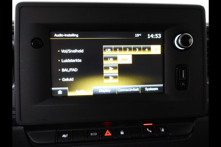 Renault Master T33 2.3 dCi 135PK L2H2 Work Edition Airco Cruise Camera Navigatie Parkeersensoren Trekhaak