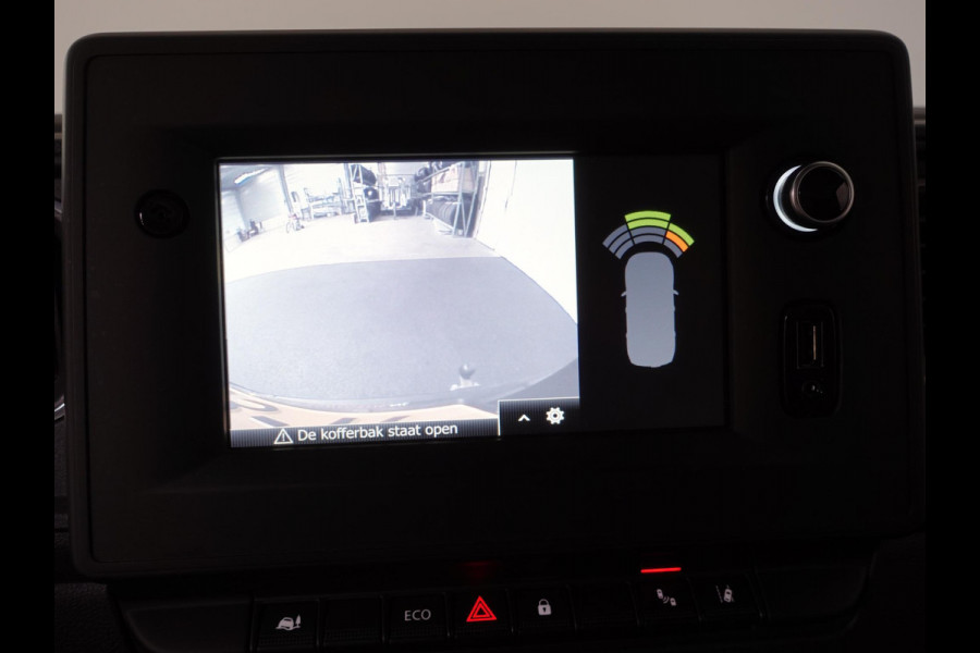 Renault Master T33 2.3 dCi 135PK L2H2 Work Edition Airco Cruise Camera Navigatie Parkeersensoren Trekhaak