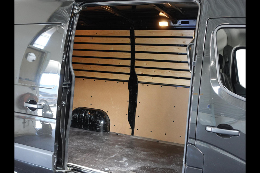 Renault Master T33 2.3 dCi 135PK L2H2 Work Edition Airco Cruise Camera Navigatie Parkeersensoren Trekhaak