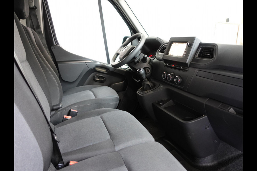 Renault Master T33 2.3 dCi 135PK L2H2 Work Edition Airco Cruise Camera Navigatie Parkeersensoren Trekhaak