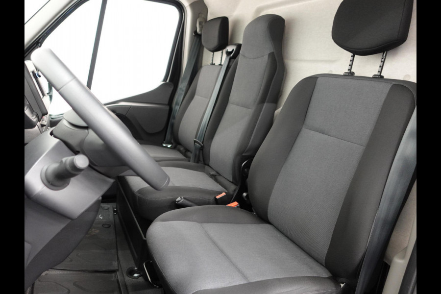 Renault Master T33 2.3 dCi 135PK L2H2 Work Edition Airco Bluetooth Cruise Control Trekhaak