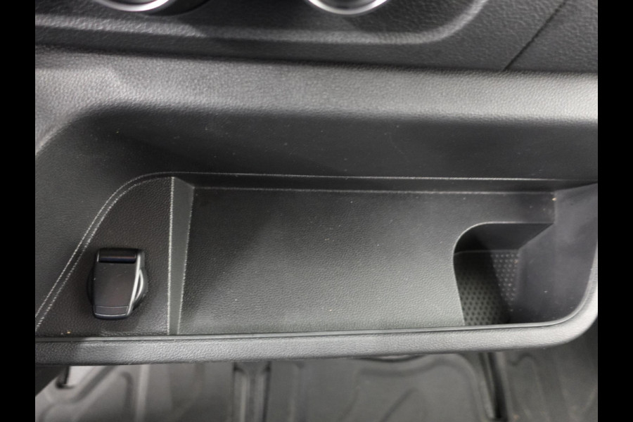 Renault Master T33 2.3 dCi 135PK L2H2 Work Edition Airco Bluetooth Cruise Control Trekhaak
