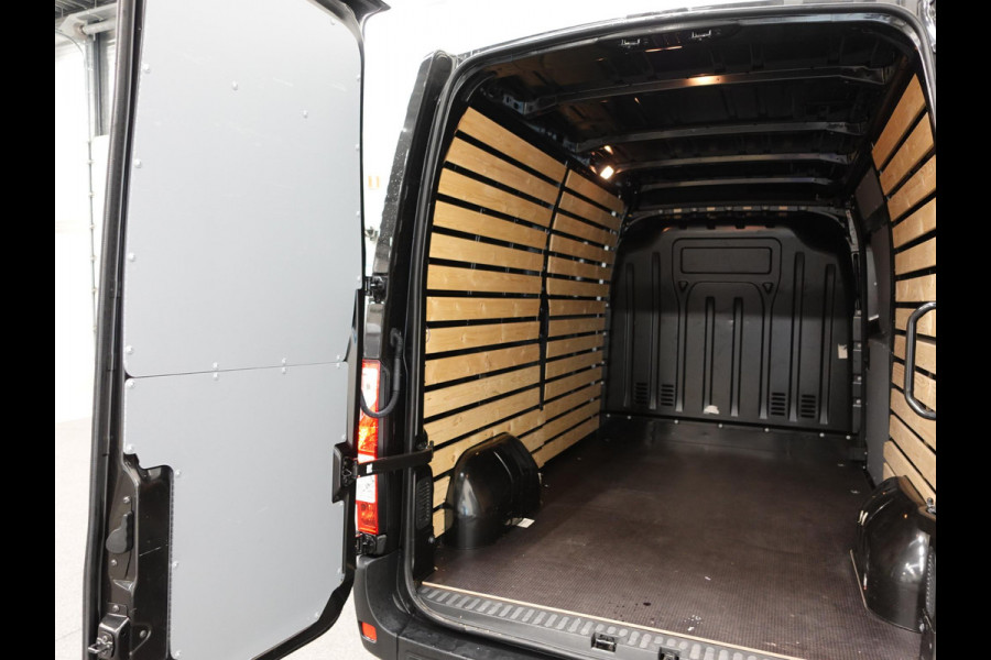 Renault Master T33 2.3 dCi 135PK L2H2 Work Edition Airco Bluetooth Cruise Control Trekhaak