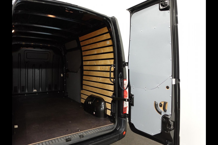 Renault Master T33 2.3 dCi 135PK L2H2 Work Edition Airco Bluetooth Cruise Control Trekhaak