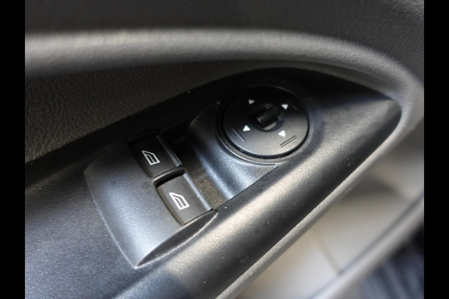 Ford Transit Connect 1.5 L1 Trend Automaat Navigatie Airco Cruise control Parkeersensoren 3 Zits Camera