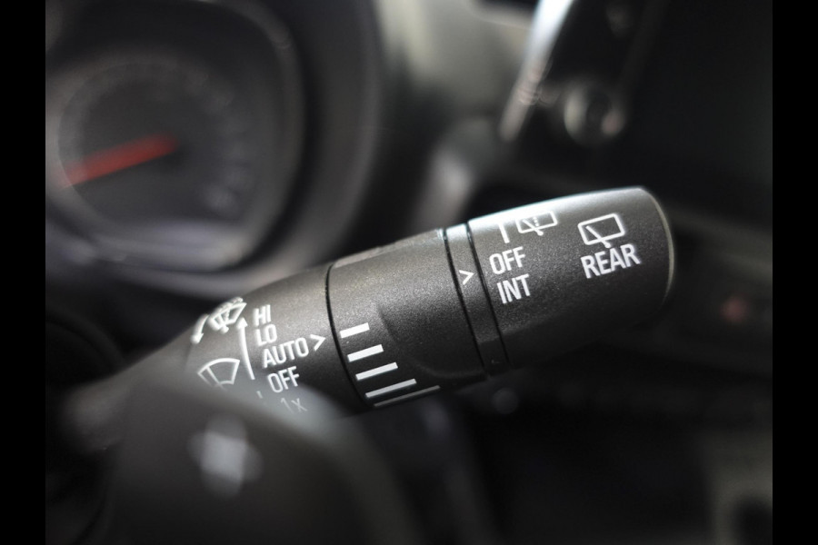 Opel Combo 1.5D L1H1 130pk Automaat Edition Airco Navigatie Apple Carplay/ Android Auto Trekhaak Betimmerd Cruise Control
