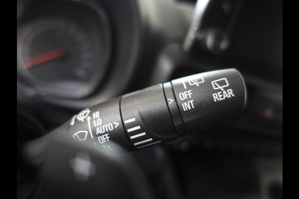 Opel Combo 1.5D L1H1 130pk Automaat Edition Airco Navigatie Apple Carplay/ Android Auto Trekhaak Betimmerd Cruise Control