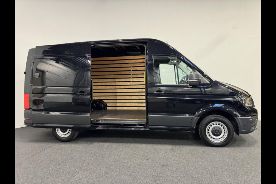 Volkswagen Crafter 2.0 TDI 177pk Automaat L3H3 / L2H2 Highline Camera Carplay Trekhaak Cruise control  Massage stoel