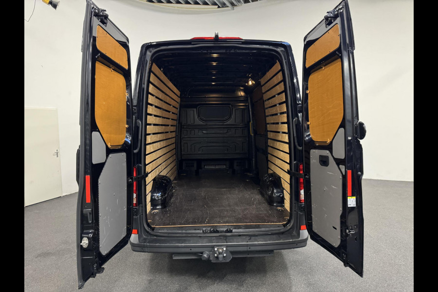 Volkswagen Crafter 2.0 TDI 177pk Automaat L3H3 / L2H2 Highline Camera Carplay Trekhaak Cruise control  Massage stoel