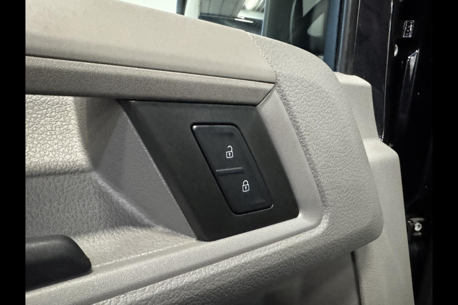 Volkswagen Crafter 2.0 TDI 177pk Automaat L3H3 / L2H2 Highline Camera Carplay Trekhaak Cruise control  Massage stoel