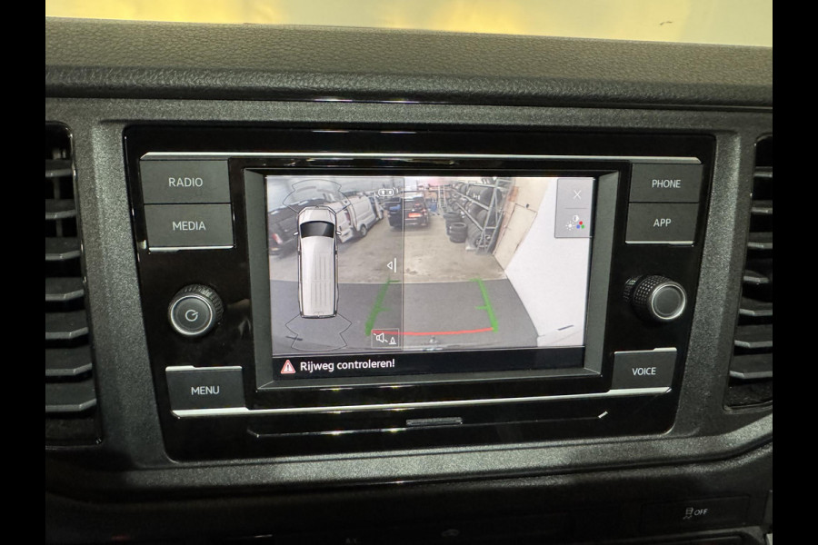 Volkswagen Crafter 2.0 TDI 177pk Automaat L3H3 / L2H2 Highline Camera Carplay Trekhaak Cruise control  Massage stoel