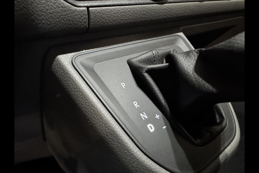 Volkswagen Crafter 2.0 TDI 177pk Automaat L3H3 / L2H2 Highline Camera Carplay Trekhaak Cruise control  Massage stoel