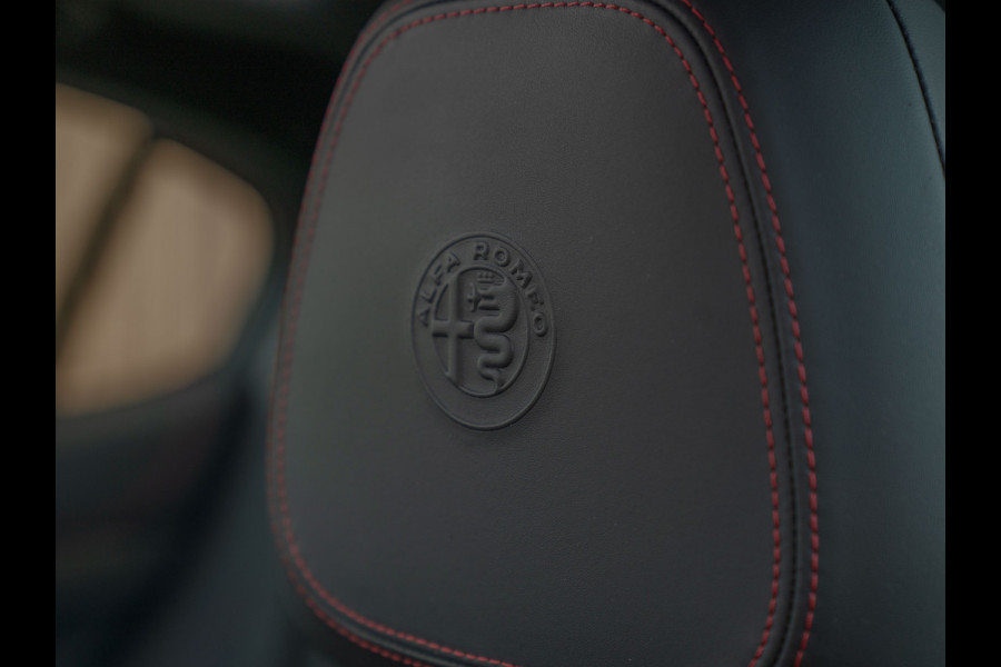 Alfa Romeo Stelvio 2.9 V6 AWD Quadrifoglio | Panoramadak | Rosso Competizione | Lederen dashboard