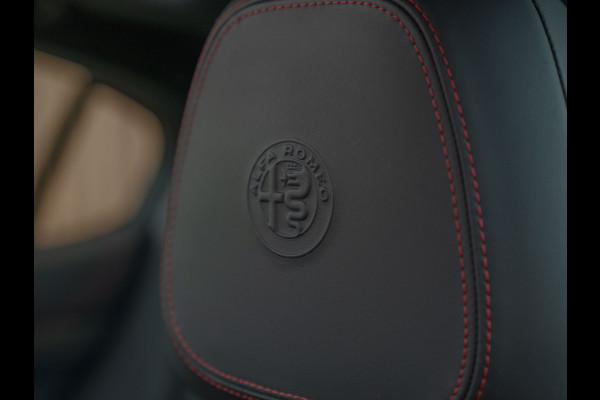 Alfa Romeo Stelvio 2.9 V6 AWD Quadrifoglio | Panoramadak | Rosso Competizione | Lederen dashboard