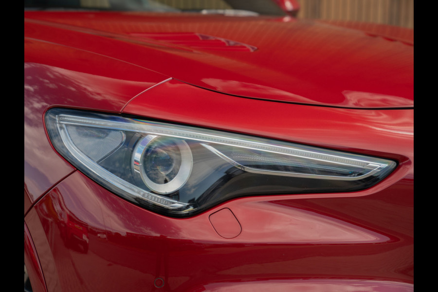 Alfa Romeo Stelvio 2.9 V6 AWD Quadrifoglio | Panoramadak | Rosso Competizione | Lederen dashboard