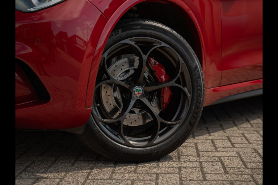 Alfa Romeo Stelvio 2.9 V6 AWD Quadrifoglio | Panoramadak | Rosso Competizione | Lederen dashboard
