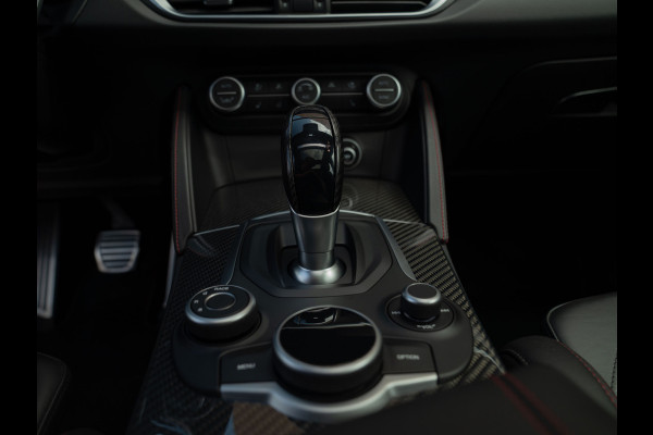 Alfa Romeo Stelvio 2.9 V6 AWD Quadrifoglio | Panoramadak | Rosso Competizione | Lederen dashboard