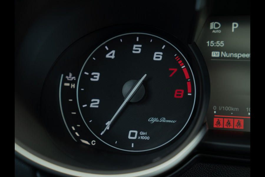Alfa Romeo Stelvio 2.9 V6 AWD Quadrifoglio | Panoramadak | Rosso Competizione | Lederen dashboard