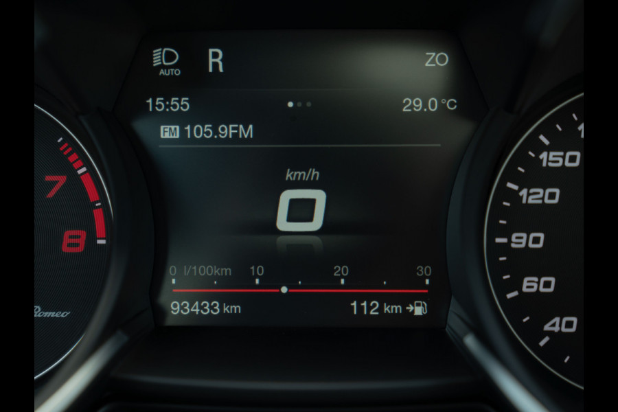 Alfa Romeo Stelvio 2.9 V6 AWD Quadrifoglio | Panoramadak | Rosso Competizione | Lederen dashboard