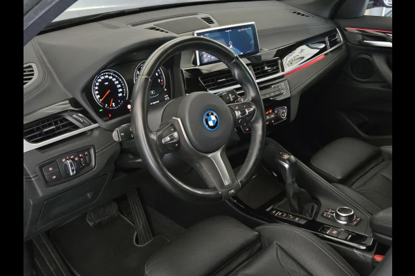 BMW X1 xDrive25e Sport Line | SPORTSTOELEN | LEDER | 18 INCH VELGEN |