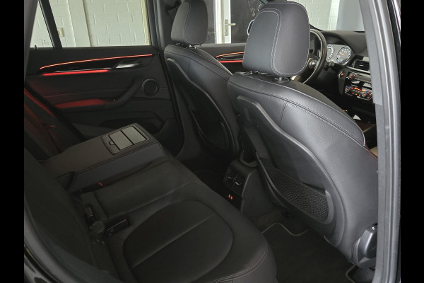 BMW X1 xDrive25e Sport Line | SPORTSTOELEN | LEDER | 18 INCH VELGEN |