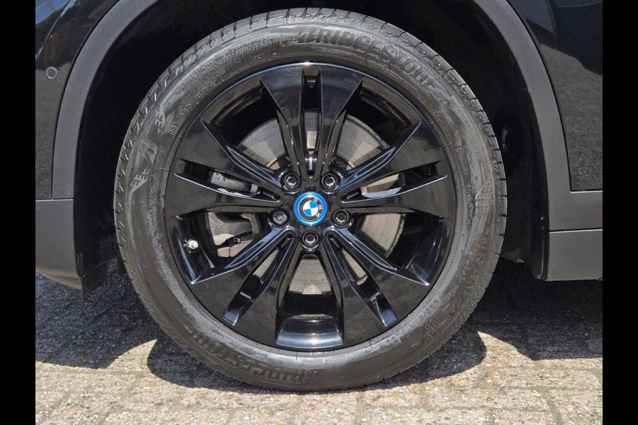 BMW X1 xDrive25e Sport Line | SPORTSTOELEN | LEDER | 18 INCH VELGEN |