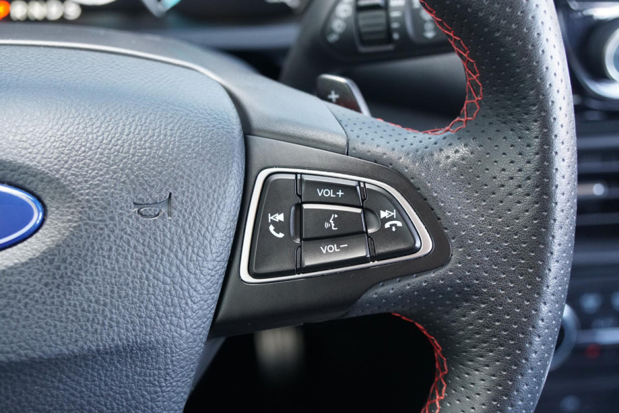 Ford EcoSport 1.0 EcoBoost ST-Line Black + APPLE CARPLAY / KEYLESS / SENSOREN / VOORRUITVERWARMING