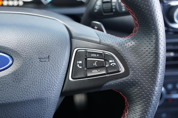 Ford EcoSport 1.0 EcoBoost ST-Line Black + APPLE CARPLAY / KEYLESS / SENSOREN / VOORRUITVERWARMING
