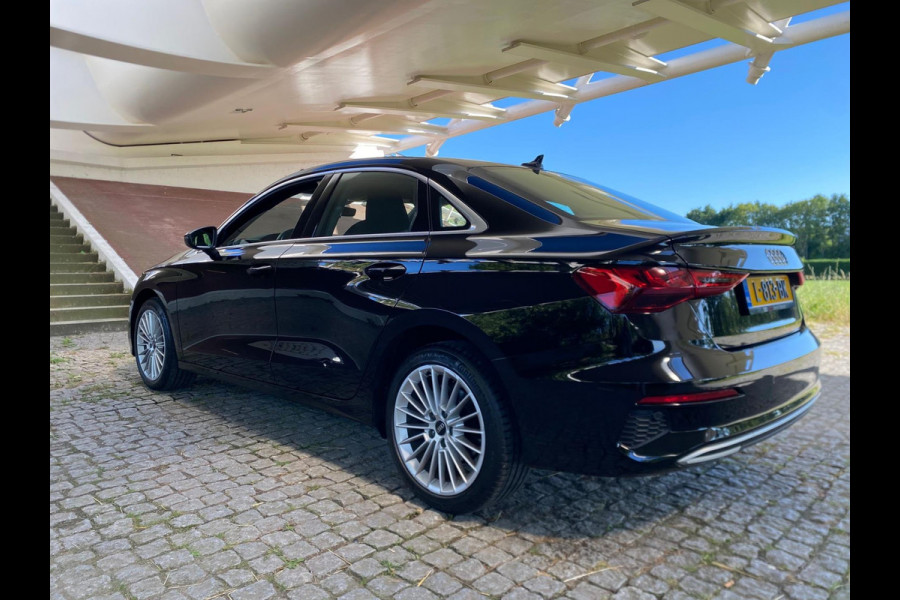 Audi A3 Limousine 30 TFSI Business edition Virtual Carplay Navi