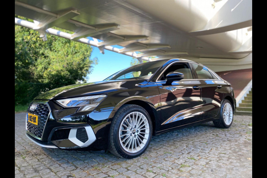Audi A3 Limousine 30 TFSI Business edition Virtual Carplay Navi
