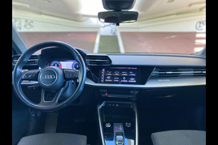 Audi A3 Limousine 30 TFSI Business edition Virtual Carplay Navi
