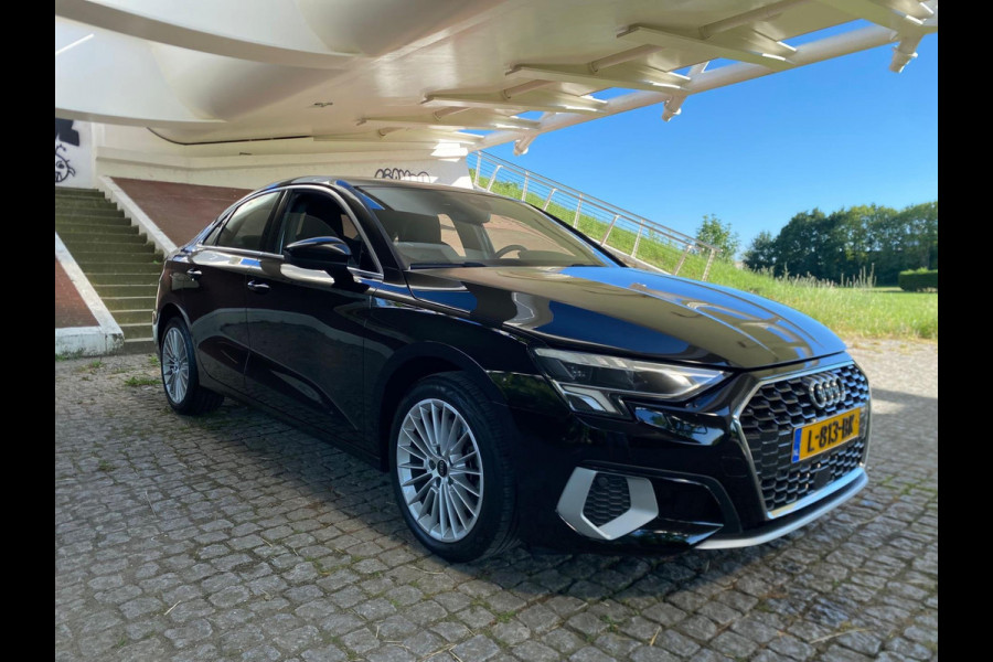 Audi A3 Limousine 30 TFSI Business edition Virtual Carplay Navi