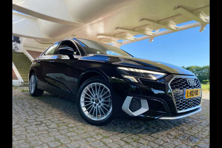 Audi A3 Limousine 30 TFSI Business edition Virtual Carplay Navi