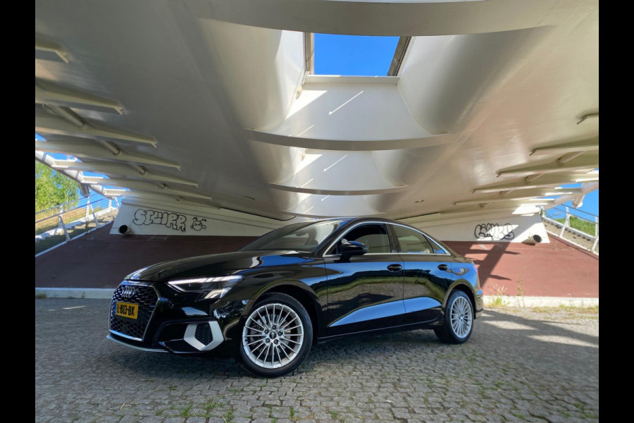 Audi A3 Limousine 30 TFSI Business edition Virtual Carplay Navi