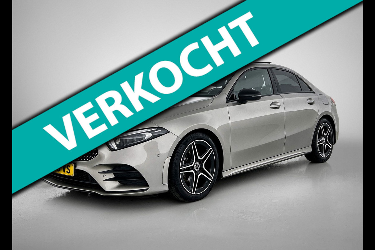 Mercedes-Benz A-Klasse 180 AMG Night Upgrade Automaat (PANORAMADAK, SFEERVERLICHTING, STOELVERWARMING, CAMERA, 1e EIGENAAR)