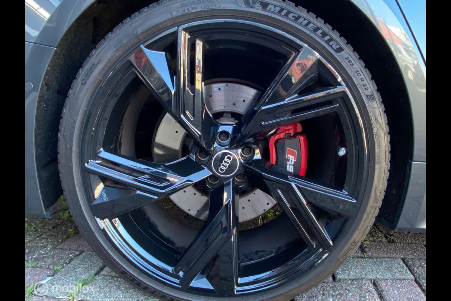 Audi A6 Avant RS 6 TFSI quattro